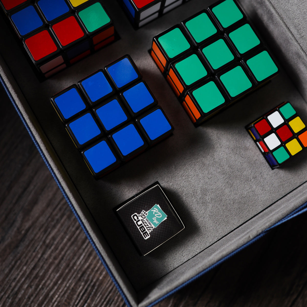 COLLECTOR BOX BY HENRY HARRIUS ( LIMITED EDITION - 300 SETS)